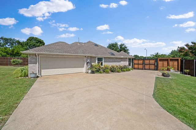6402 Bluebonnet Drive, Rowlett, TX 75089