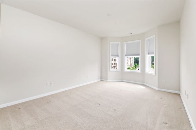 2305 Pennington Drive 305, Walpole, MA 02081