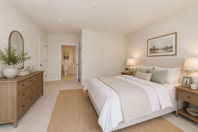 2305 Pennington Drive 305, Walpole, MA 02081