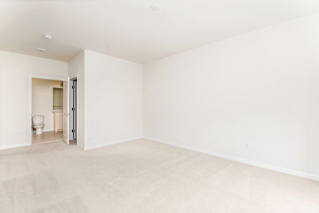 2305 Pennington Drive 305, Walpole, MA 02081