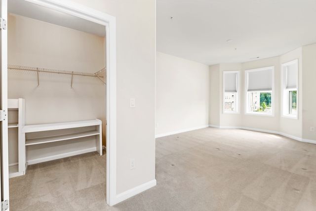 2305 Pennington Drive 305, Walpole, MA 02081