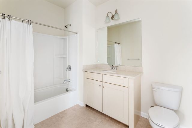 2305 Pennington Drive 305, Walpole, MA 02081