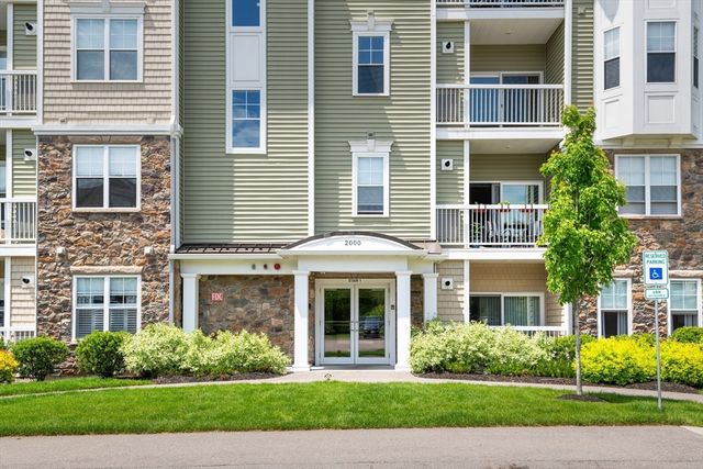 2305 Pennington Drive 305, Walpole, MA 02081