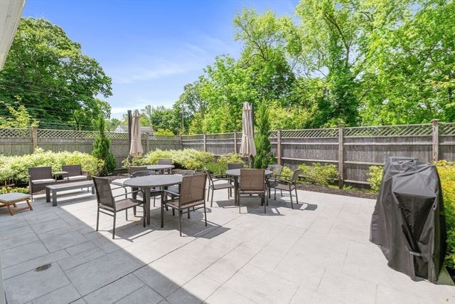 2305 Pennington Drive 305, Walpole, MA 02081