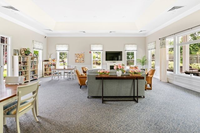 2305 Pennington Drive 305, Walpole, MA 02081
