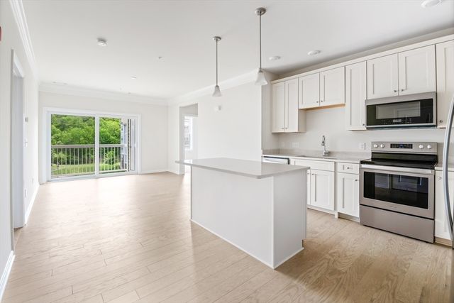 2305 Pennington Drive 305, Walpole, MA 02081