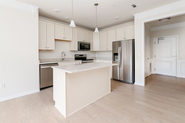 2305 Pennington Drive 305, Walpole, MA 02081