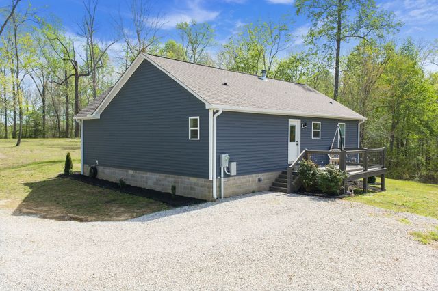 1395 Bible Hill Rd, Parsons, TN 38363