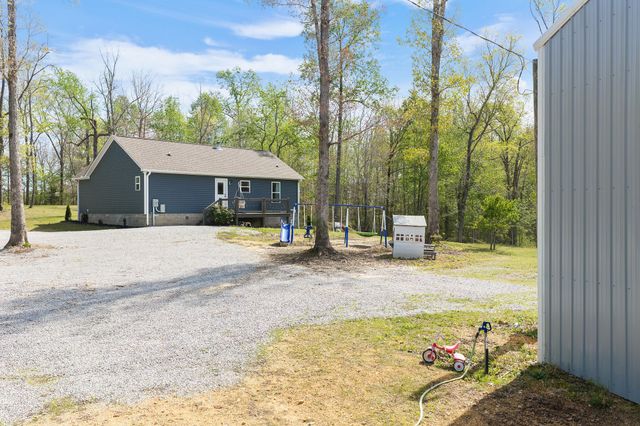 1395 Bible Hill Rd, Parsons, TN 38363