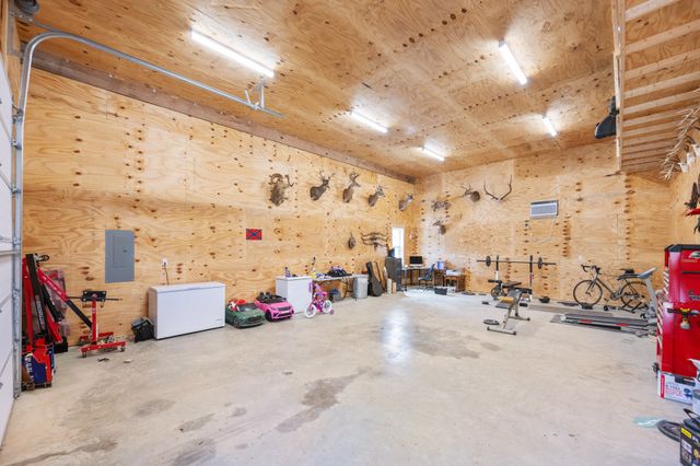 1395 Bible Hill Rd, Parsons, TN 38363