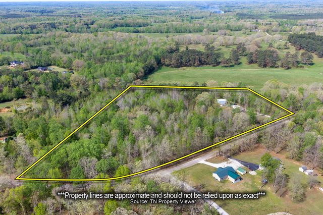 1395 Bible Hill Rd, Parsons, TN 38363