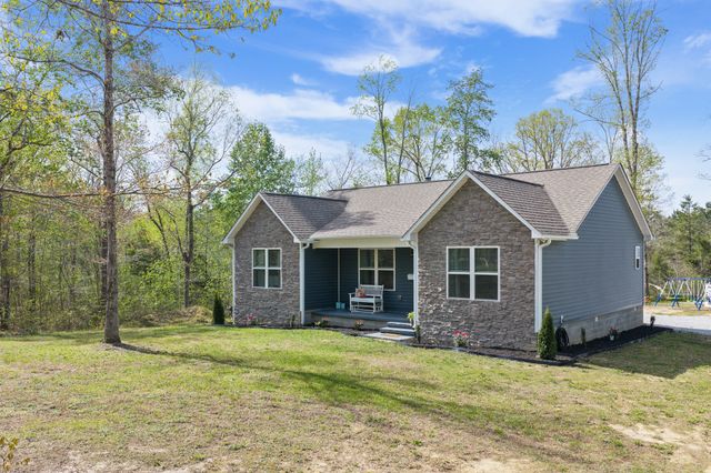 1395 Bible Hill Rd, Parsons, TN 38363