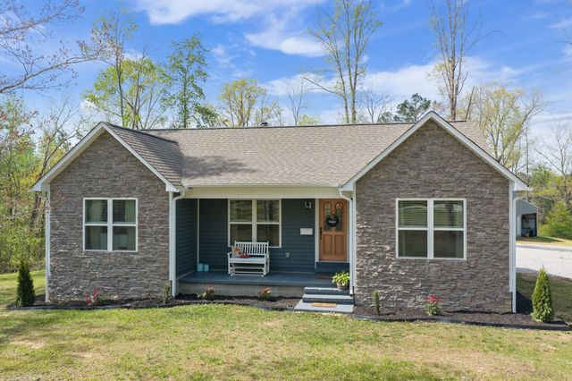 1395 Bible Hill Rd, Parsons, TN 38363
