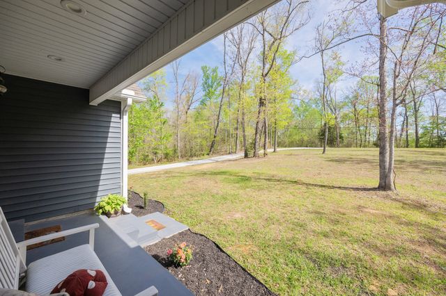 1395 Bible Hill Rd, Parsons, TN 38363