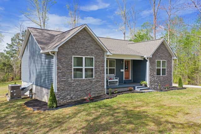 1395 Bible Hill Rd, Parsons, TN 38363