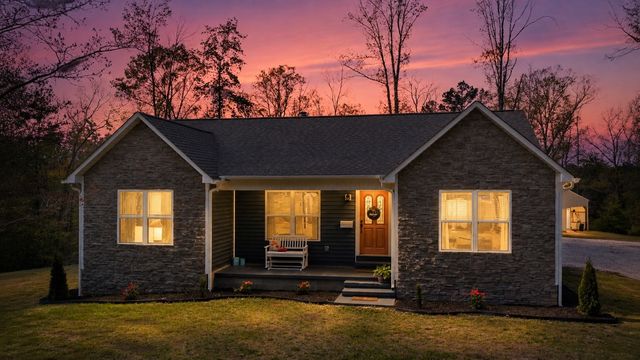 1395 Bible Hill Rd, Parsons, TN 38363