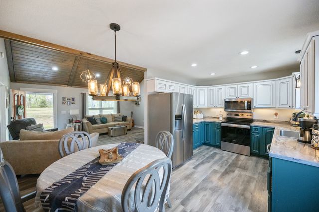 1395 Bible Hill Rd, Parsons, TN 38363