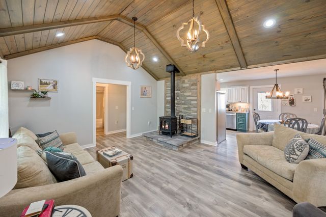 1395 Bible Hill Rd, Parsons, TN 38363