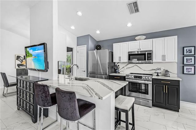 2495 Belleville CT, Cape Coral, FL 33991