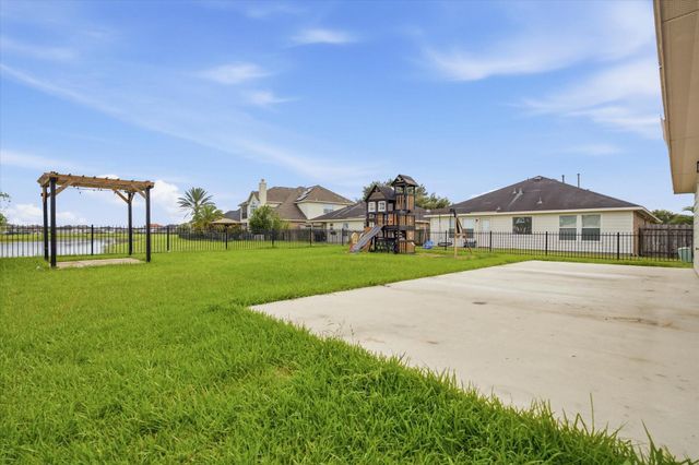 34 San Simeon Drive, Manvel, TX 77578