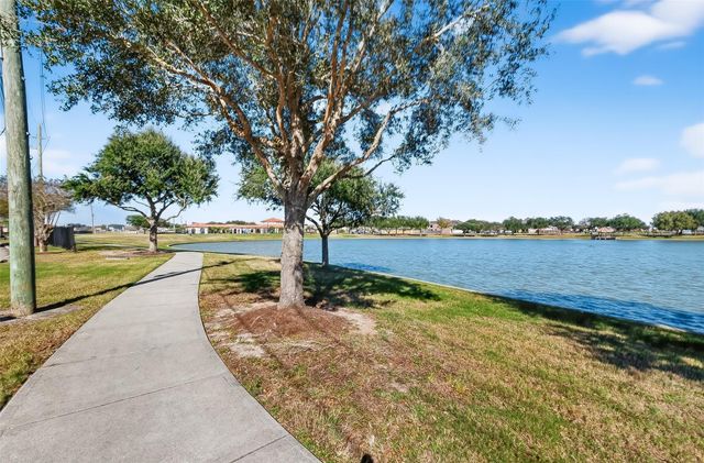 34 San Simeon Drive, Manvel, TX 77578