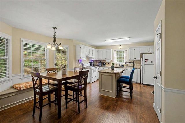3865 Ryans Run Way, Lilburn, GA 30047