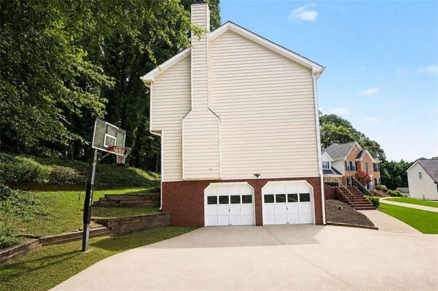 3865 Ryans Run Way, Lilburn, GA 30047