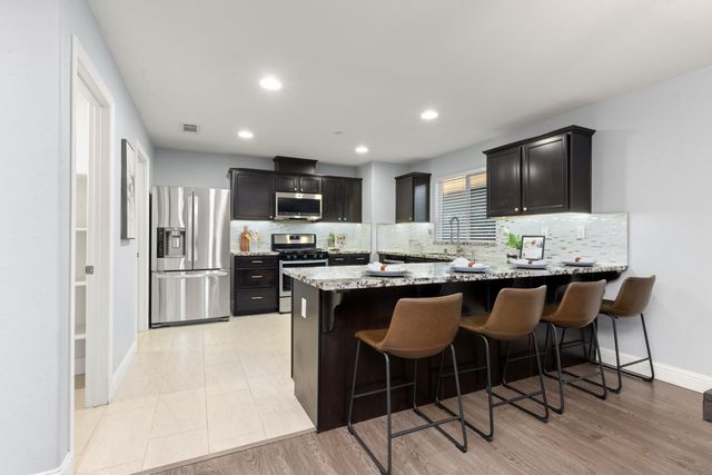1262 Banyan Way, Lincoln, CA 95648