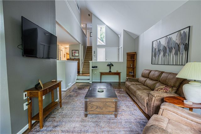 957 East Avenue, Rochester, NY 14607