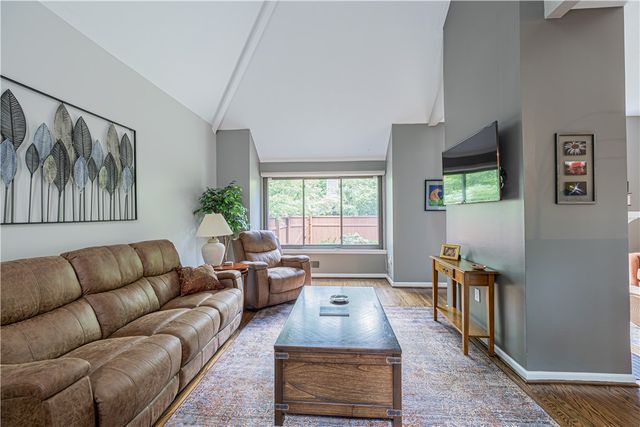 957 East Avenue, Rochester, NY 14607