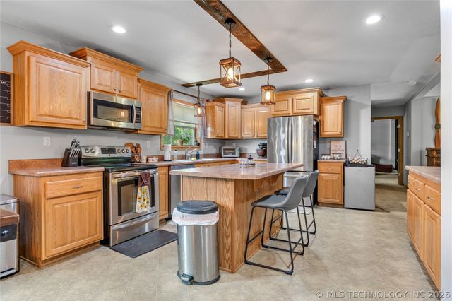 17255 E 394 Road, Claremore, OK 74017