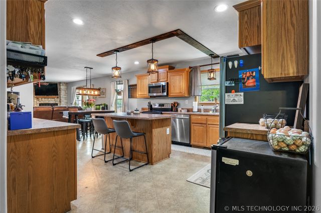 17255 E 394 Road, Claremore, OK 74017