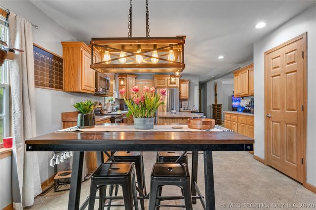 17255 E 394 Road, Claremore, OK 74017