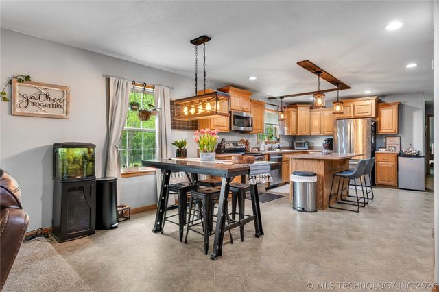 17255 E 394 Road, Claremore, OK 74017