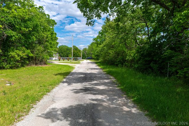 17255 E 394 Road, Claremore, OK 74017