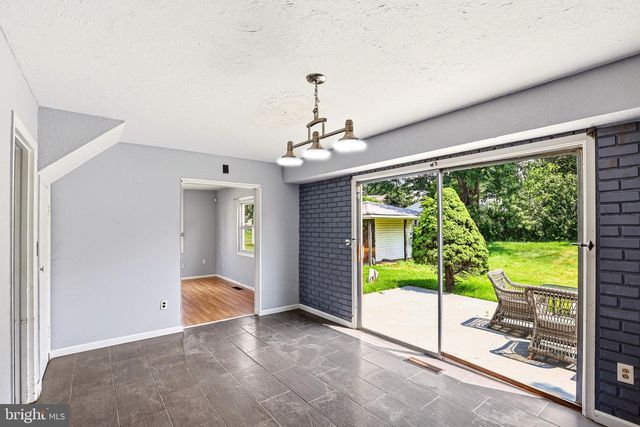8 HEATH LN, Willingboro, NJ 08046