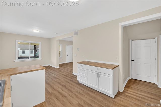 25 W Rockwood Street, Ecorse, MI 48229