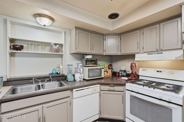 942 S Fordham Drive, Tucson, AZ 85710