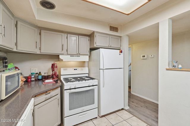 942 S Fordham Drive, Tucson, AZ 85710