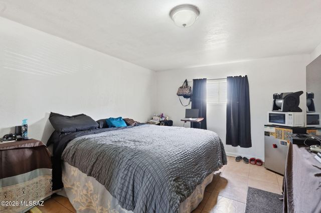 942 S Fordham Drive, Tucson, AZ 85710