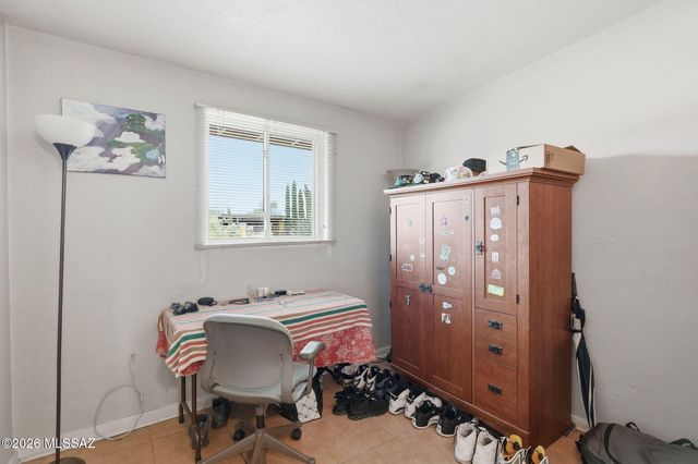 942 S Fordham Drive, Tucson, AZ 85710