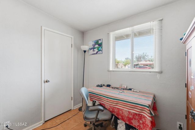 942 S Fordham Drive, Tucson, AZ 85710