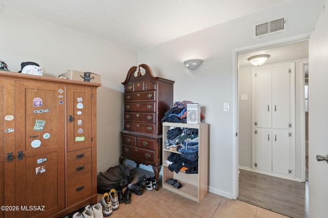 942 S Fordham Drive, Tucson, AZ 85710