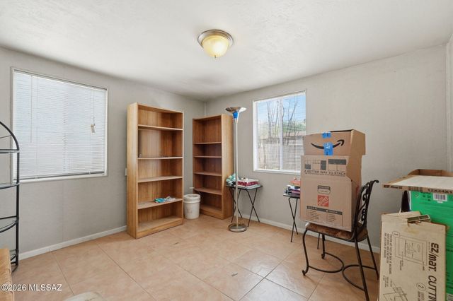942 S Fordham Drive, Tucson, AZ 85710