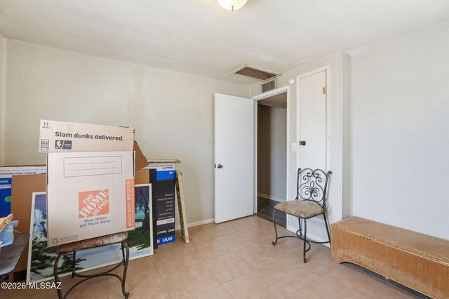 942 S Fordham Drive, Tucson, AZ 85710