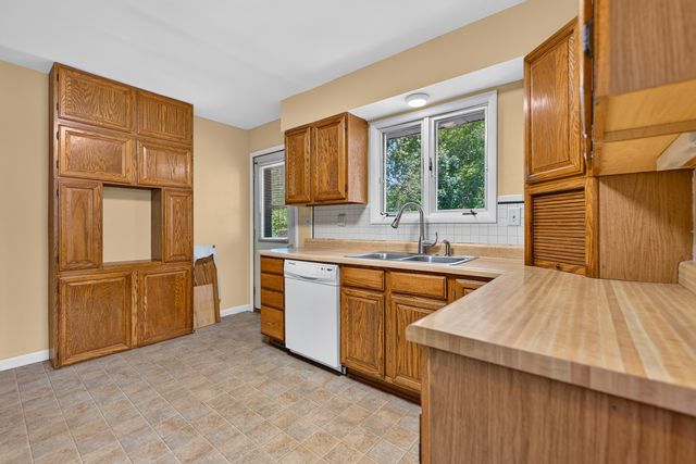 911 David Street, Antioch, IL 60002