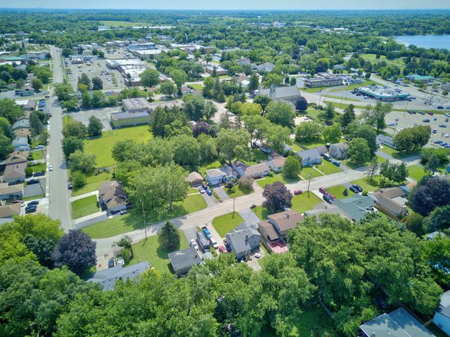 911 David Street, Antioch, IL 60002