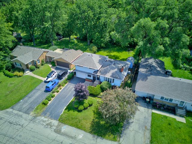 911 David Street, Antioch, IL 60002