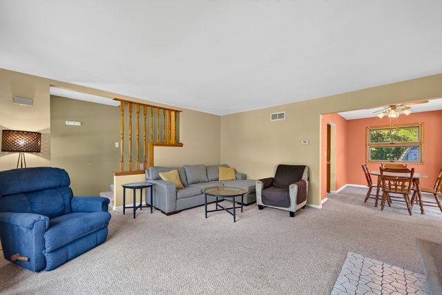 911 David Street, Antioch, IL 60002