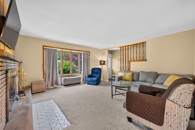 911 David Street, Antioch, IL 60002